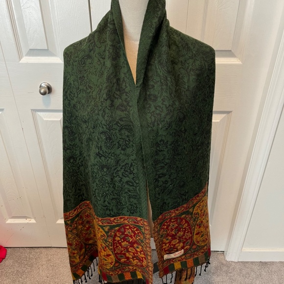Oswal woollen Mills wool shawl - Picture 3 of 10